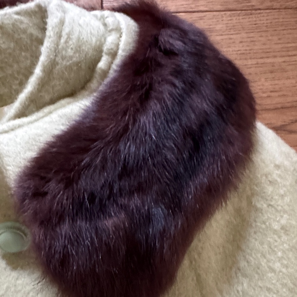 VINTAGE Tailor Made Wool Coat with Fur Collar😊 - Picture 8 of 16